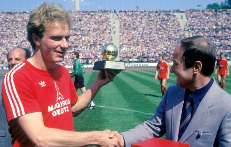 Pemenang Ballon d'Or tahun ini Karl-Heinz Rummenigge – 2 kali