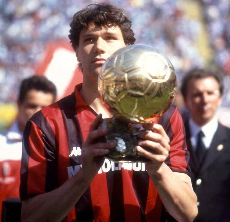 Pemenang Ballon d'Or tahun ini Marco van Basten – 3 Kali