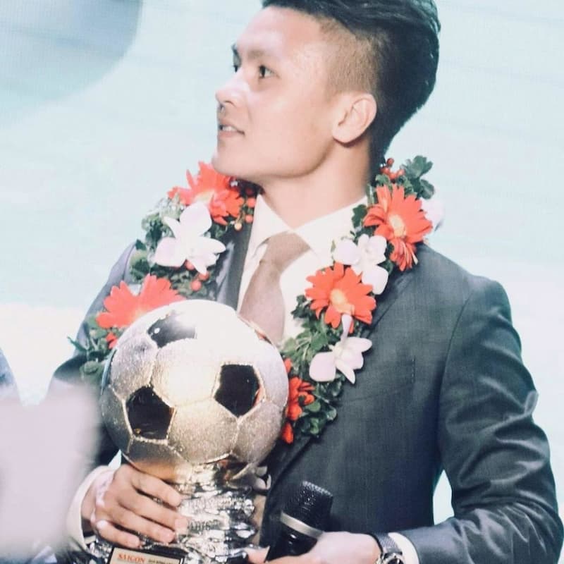 Quang Hải dan penghargaan Bola Emas Vietnam