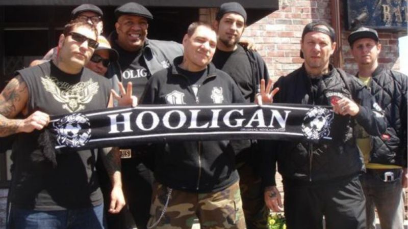 Apa itu Hooligan Dampak negatif dari perilaku Hooligan