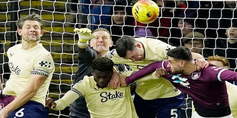 Prediksi Total Gol (Over/Under) Everton vs Burnley