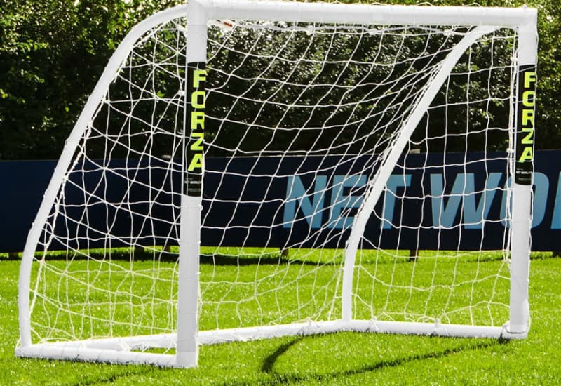 Menjawab Detail: Berapa Meter Tiang Gawang Sepak Bola?